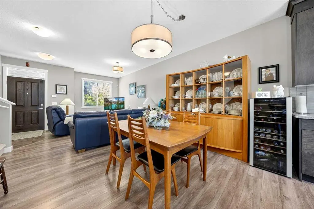 523 Evanston Manor NW