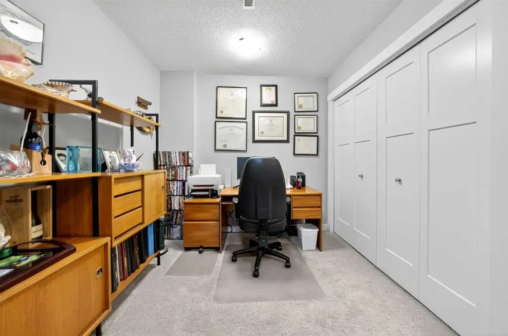 523 Evanston Manor NW