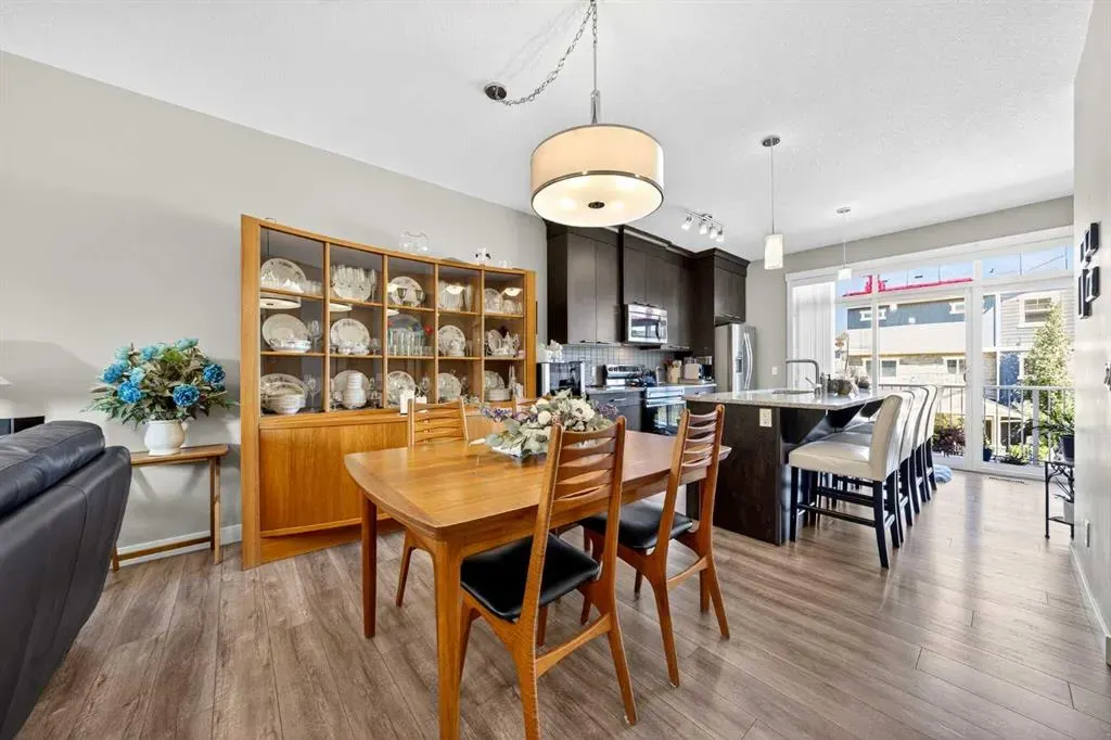 523 Evanston Manor NW