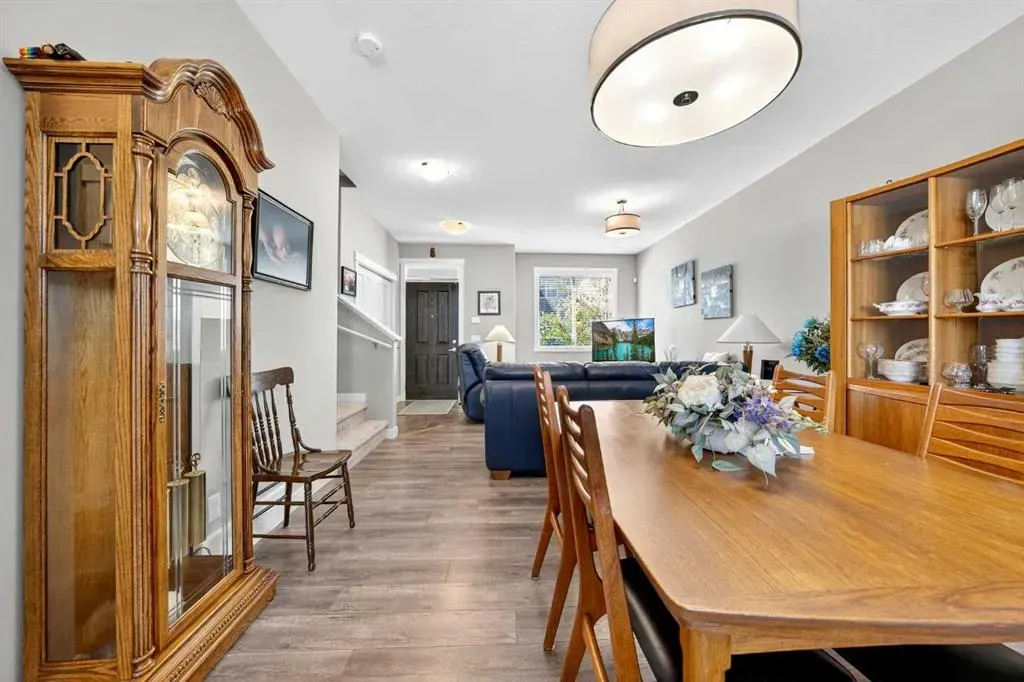 523 Evanston Manor NW