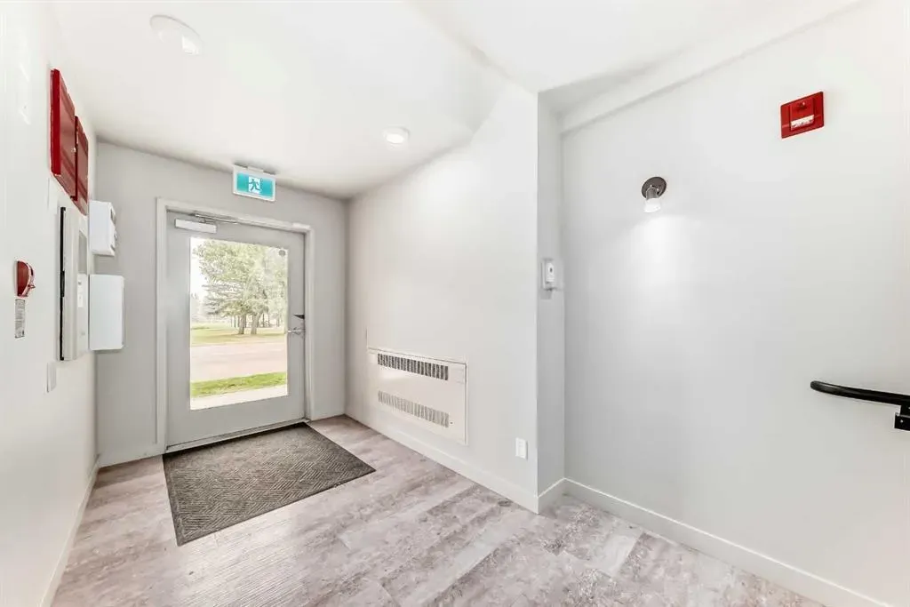 606 Lakeside Boulevard, #22