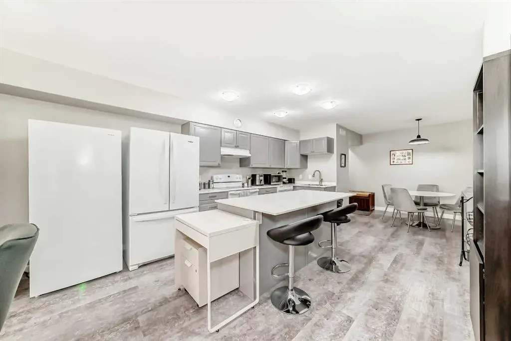606 Lakeside Boulevard, #22