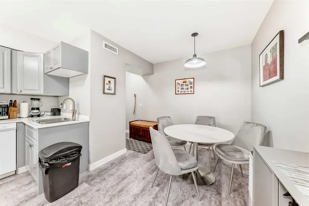 606 Lakeside Boulevard, #22