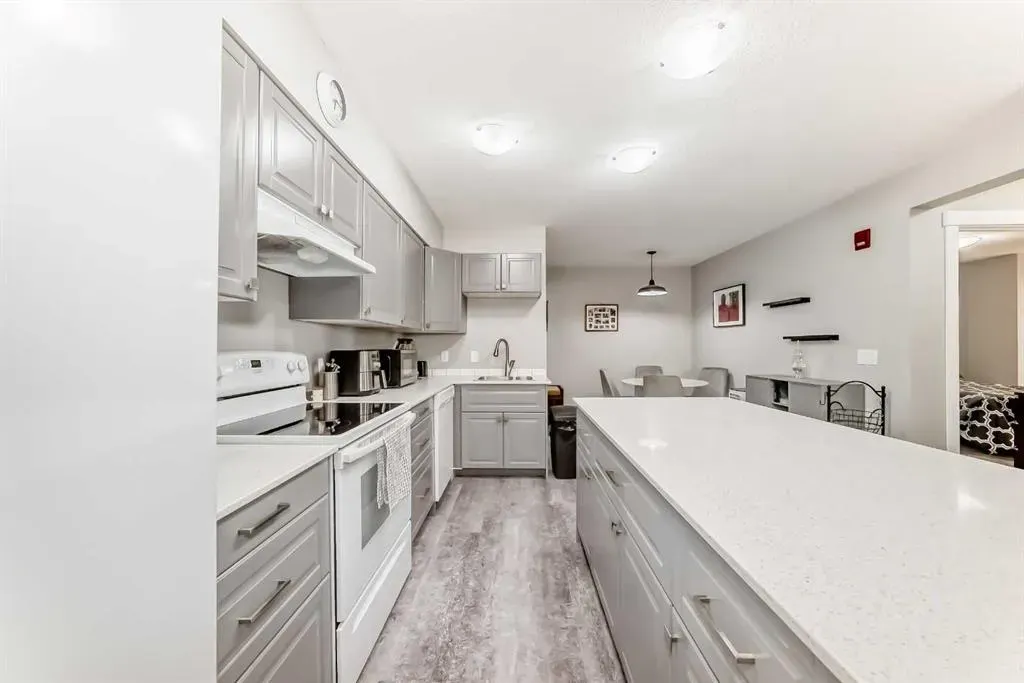 606 Lakeside Boulevard, #22