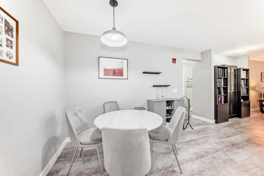 606 Lakeside Boulevard, #22