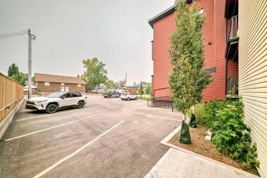 606 Lakeside Boulevard, #22