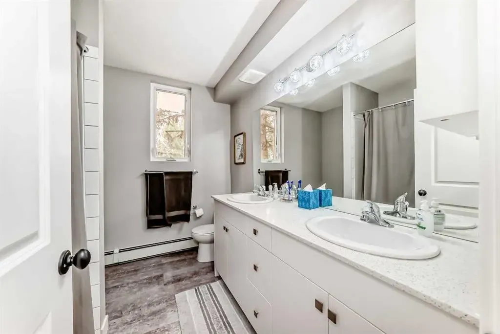 606 Lakeside Boulevard, #22