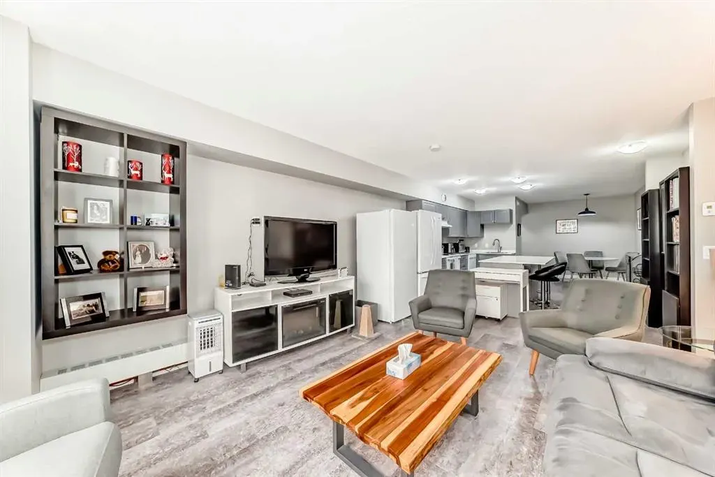 606 Lakeside Boulevard, #22