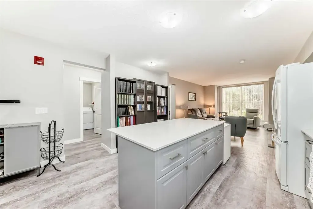 606 Lakeside Boulevard, #22