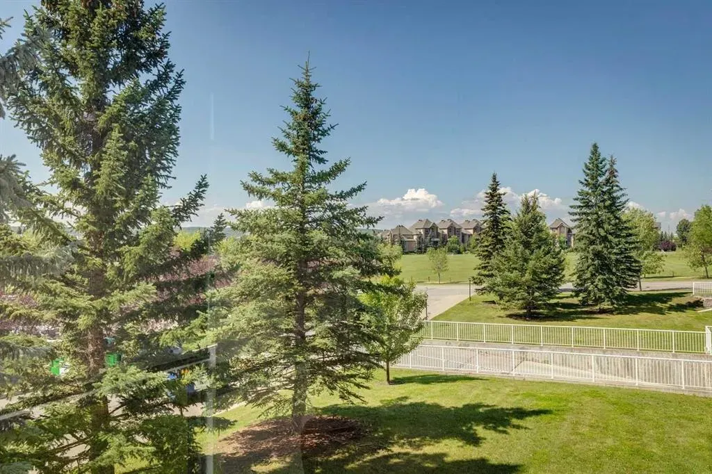 6868 Sierra Morena Boulevard SW, #220