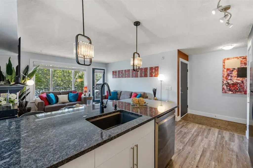 2111 34 Avenue SW, #201