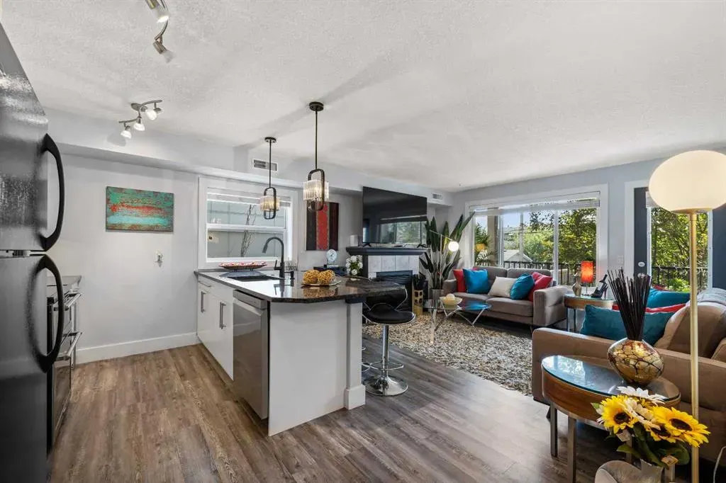 2111 34 Avenue SW, #201