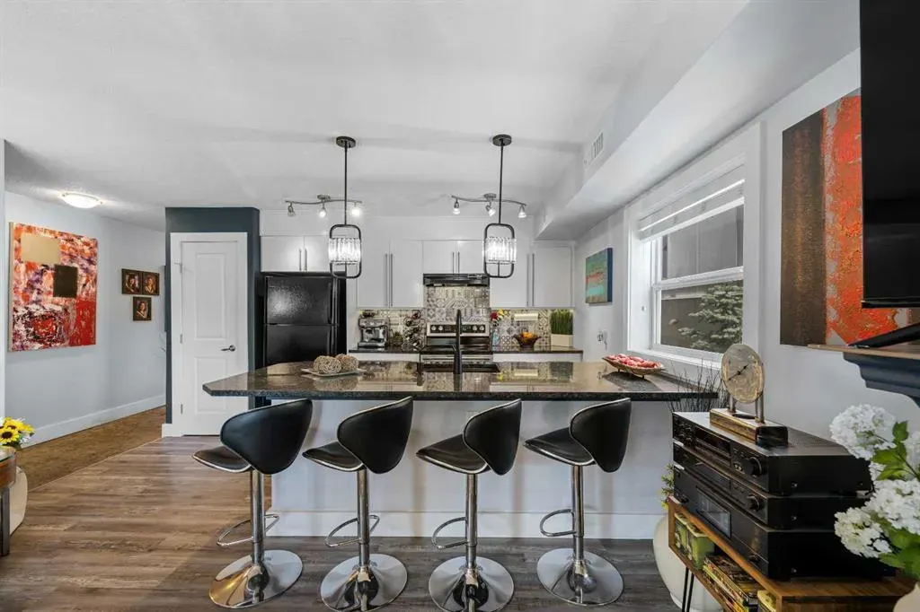 2111 34 Avenue SW, #201