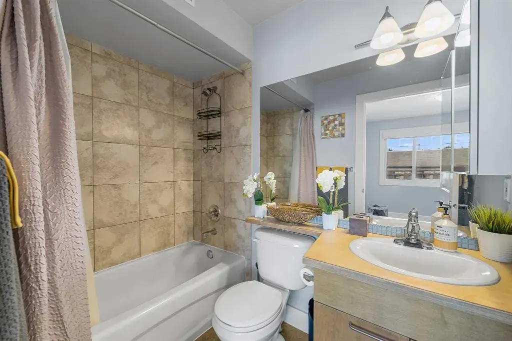 2111 34 Avenue SW, #201