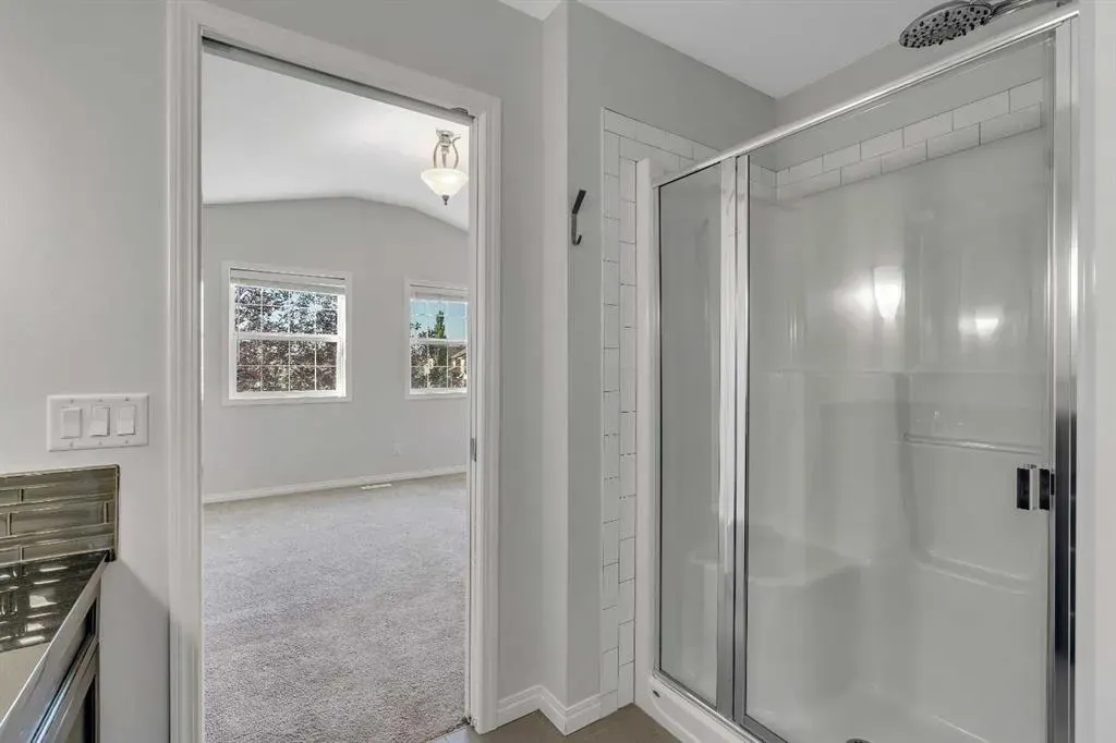 83 Copperpond Square SE