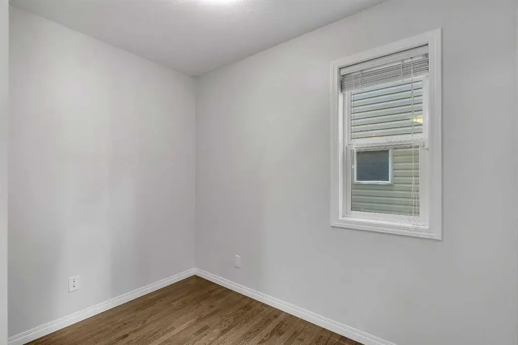 83 Copperpond Square SE