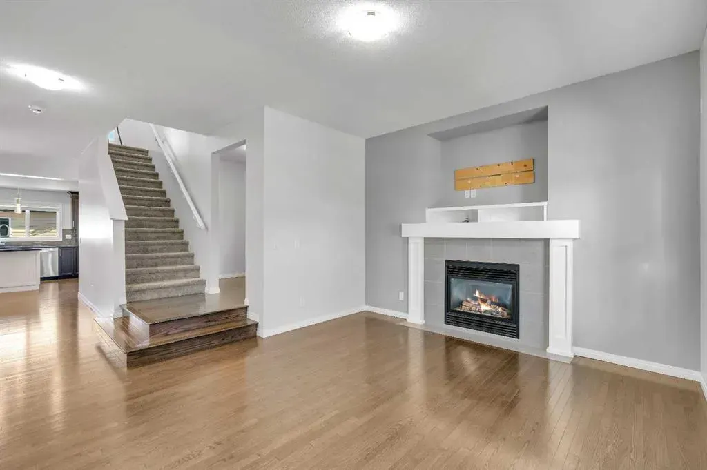 83 Copperpond Square SE