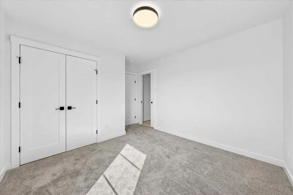 3 Lakewood Point