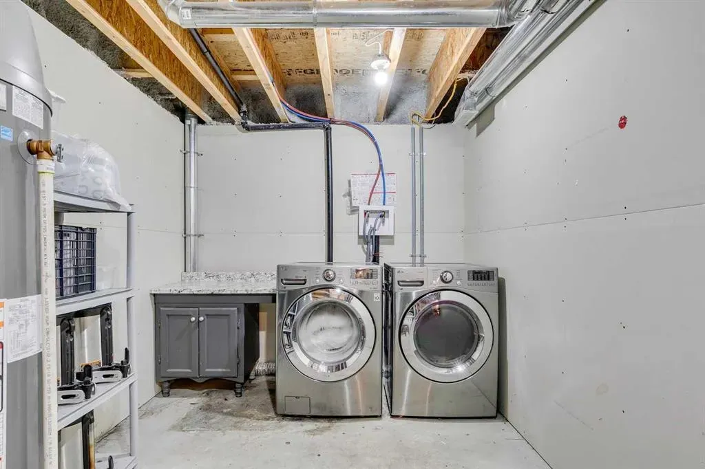 43 Sunrise Crescent NE