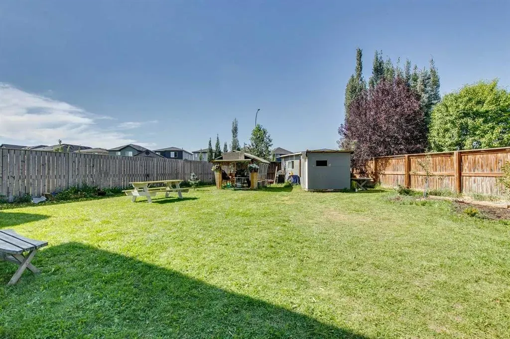 43 Sunrise Crescent NE