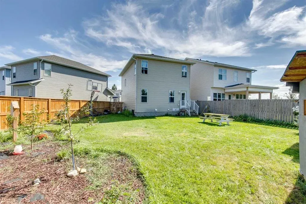 43 Sunrise Crescent NE