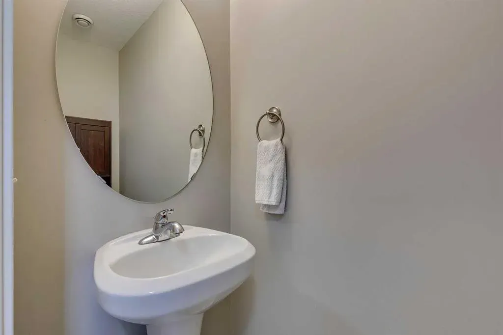 43 Sunrise Crescent NE