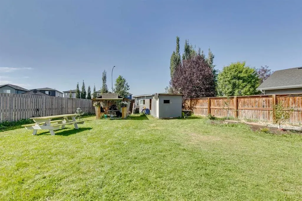 43 Sunrise Crescent NE