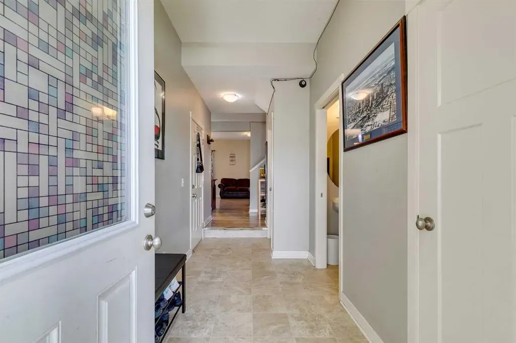 43 Sunrise Crescent NE