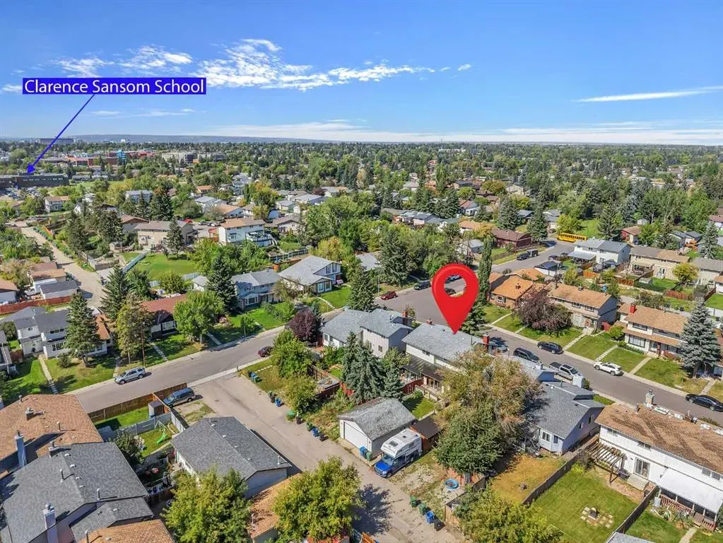 8 Pinelore Place NE