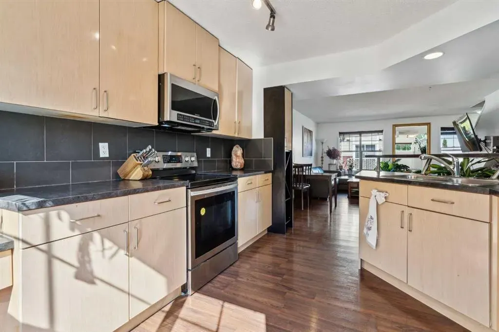 3198 New Brighton Gardens SE