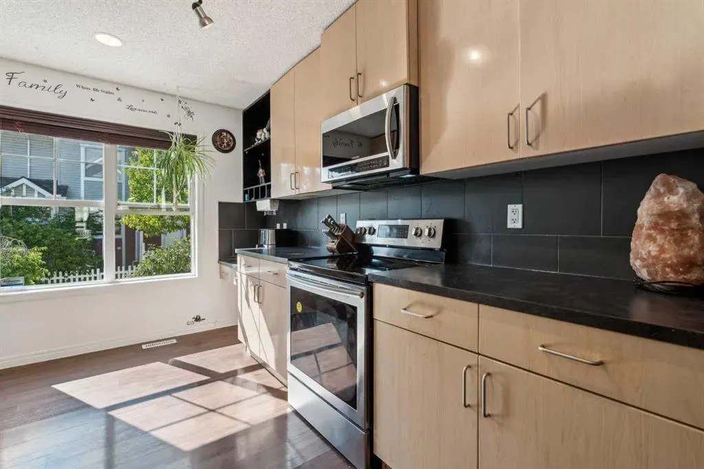 3198 New Brighton Gardens SE
