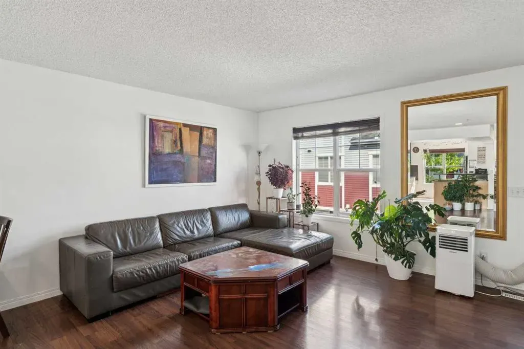 3198 New Brighton Gardens SE