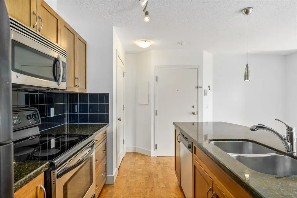 207 Village Terrace SW, #3