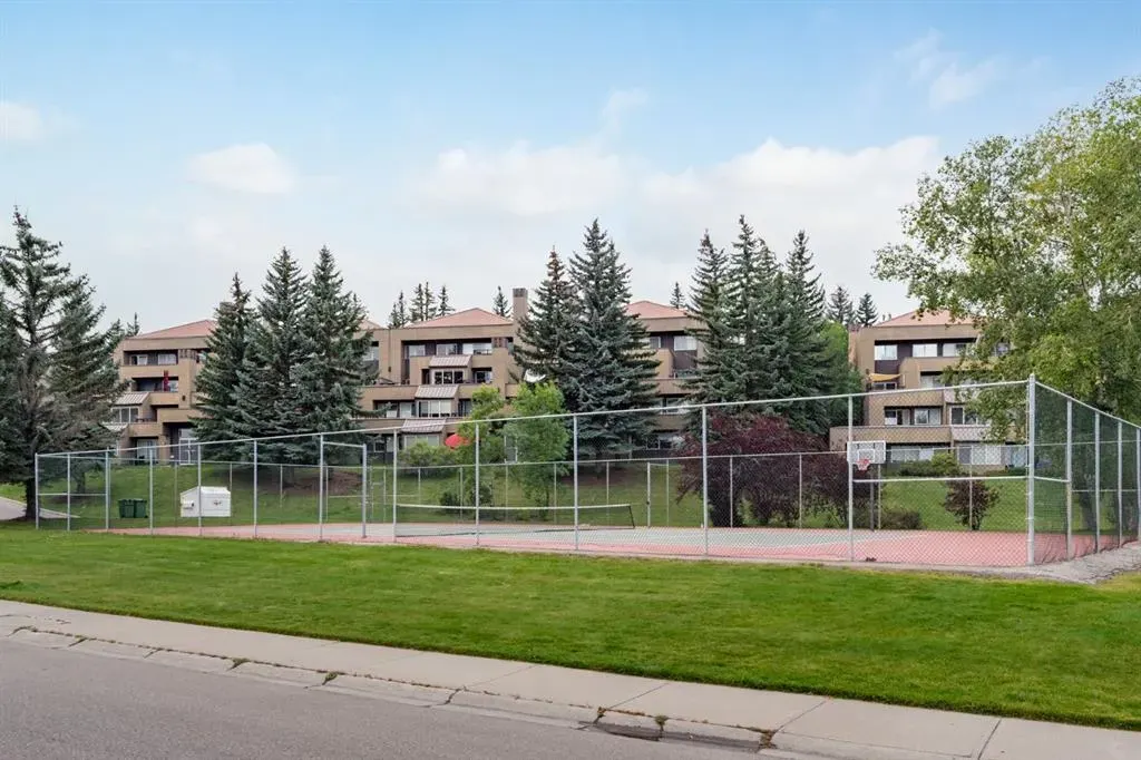 207 Village Terrace SW, #3
