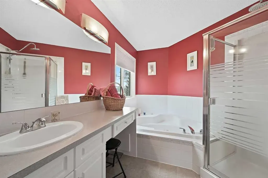 6 Chapala Crescent SE