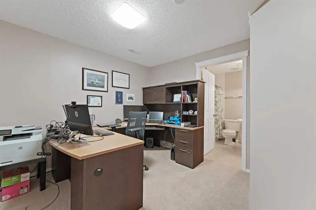 6 Chapala Crescent SE