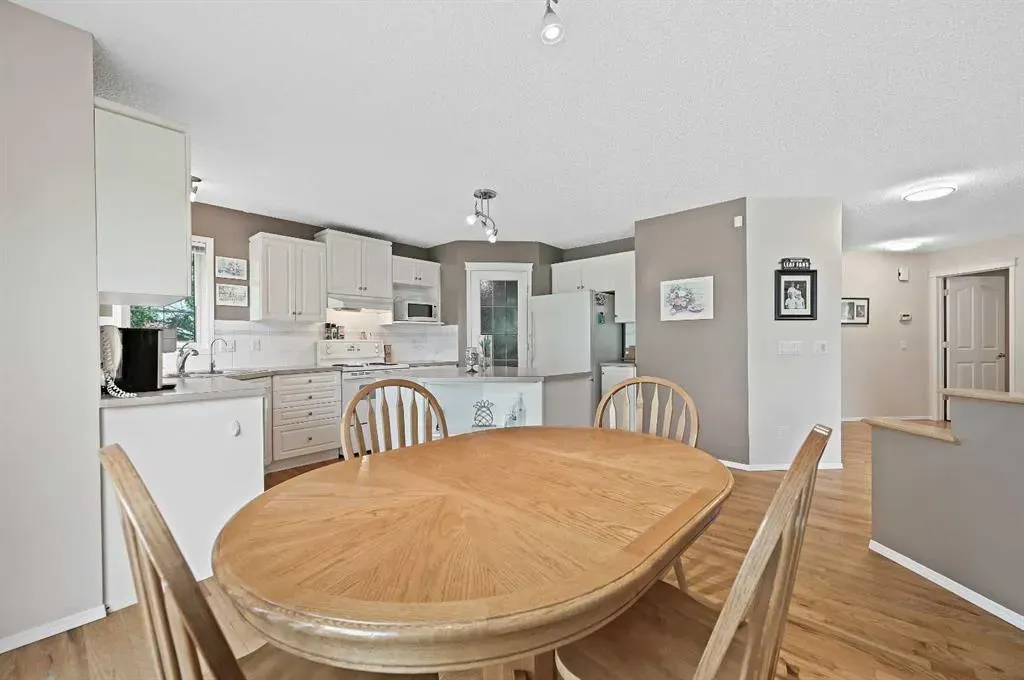 6 Chapala Crescent SE