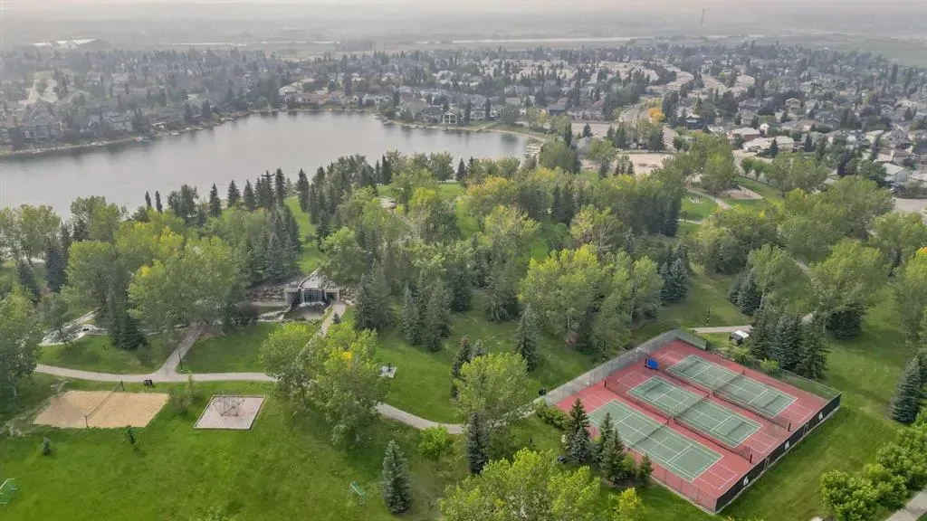 6 Chapala Crescent SE
