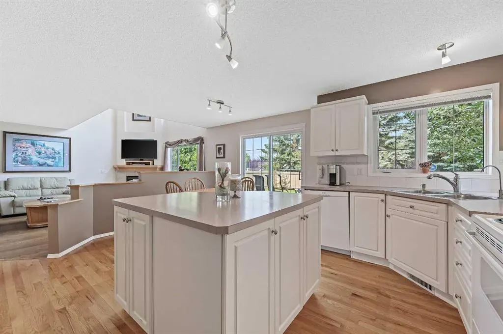 6 Chapala Crescent SE