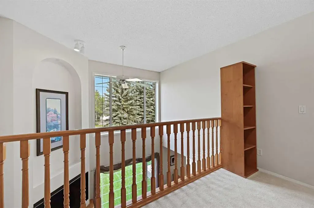 6 Chapala Crescent SE