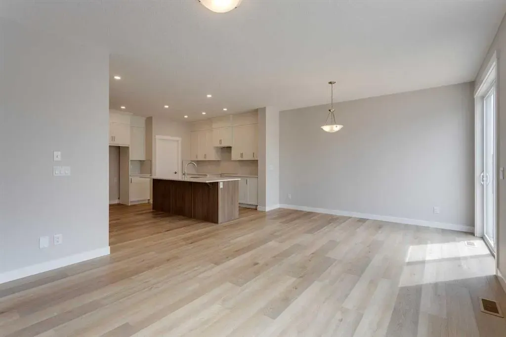 32 Willow Park Point