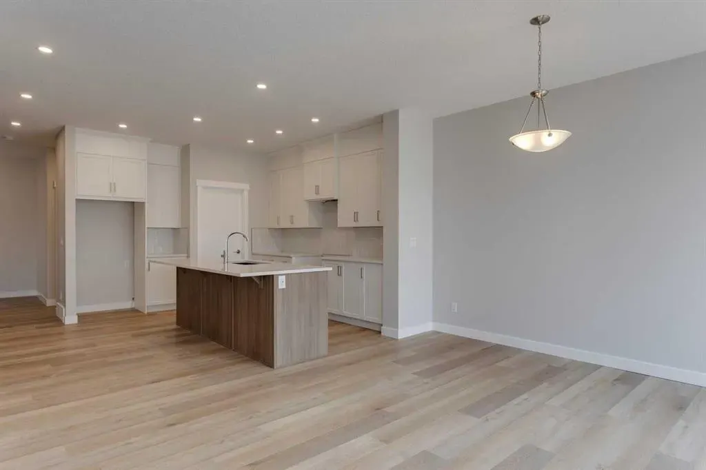 32 Willow Park Point