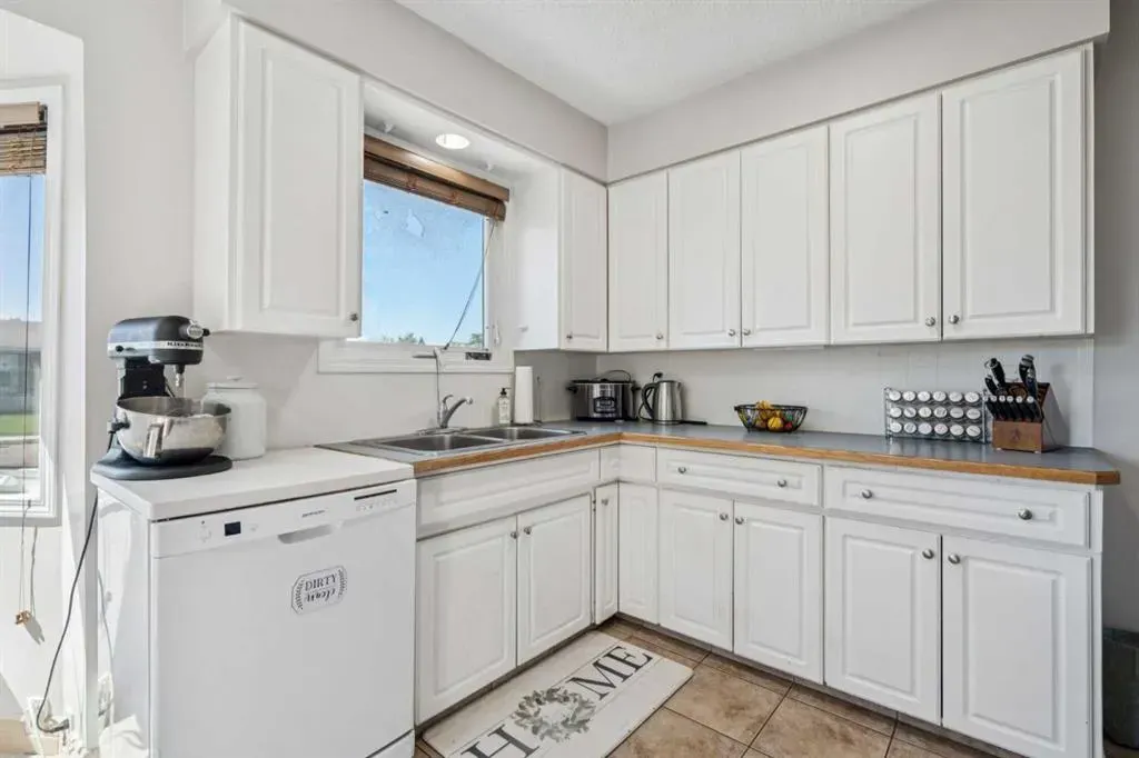 5606 50 Street