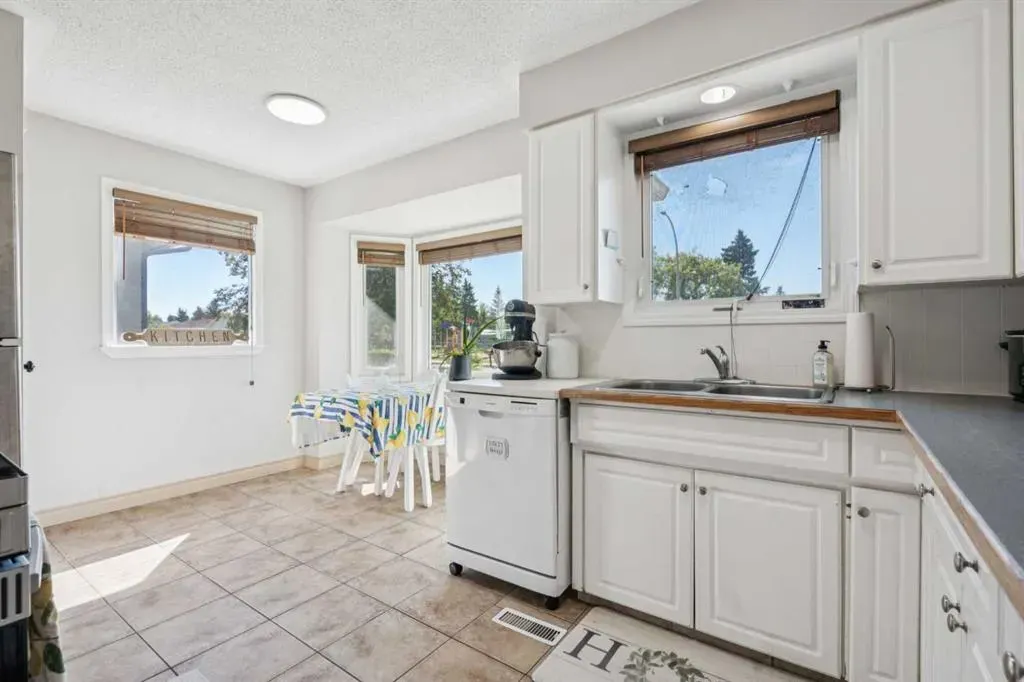 5606 50 Street