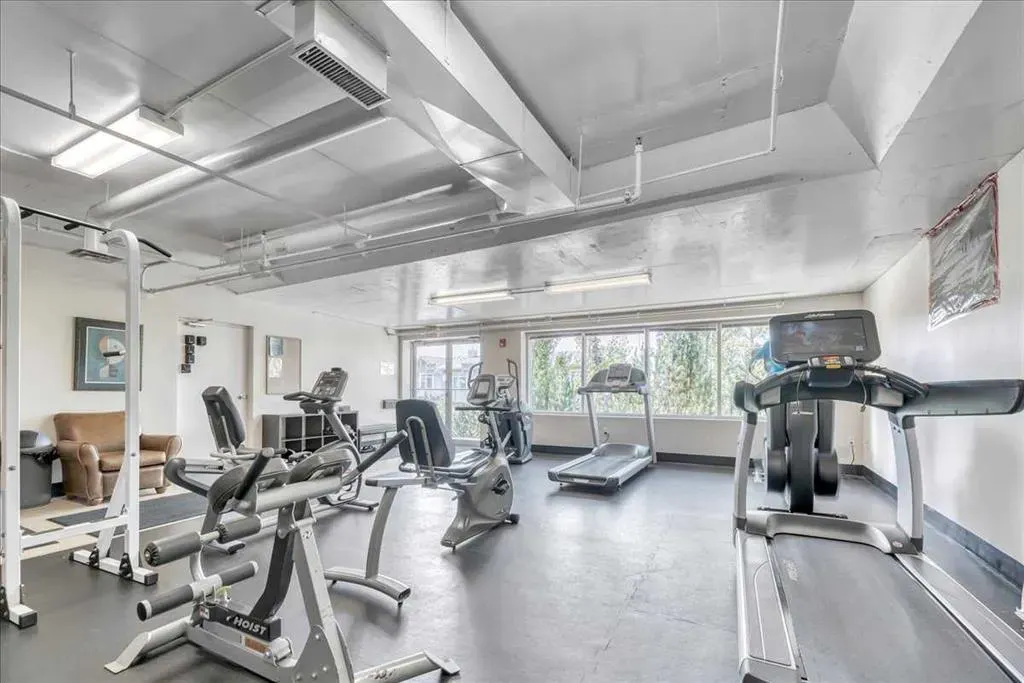 108 Rockyledge View NW, #8