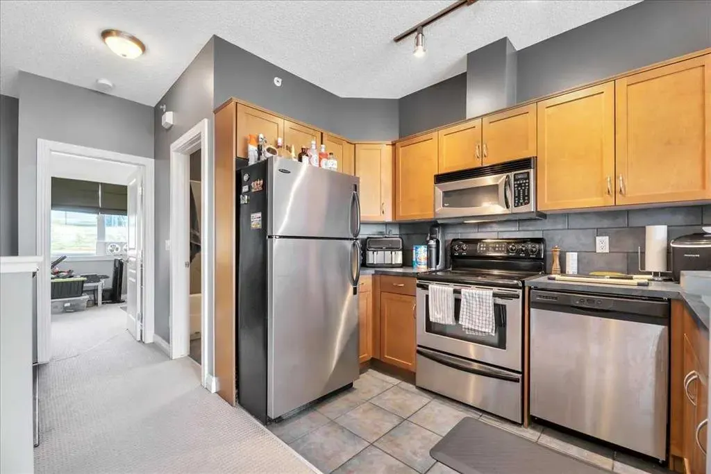 108 Rockyledge View NW, #8