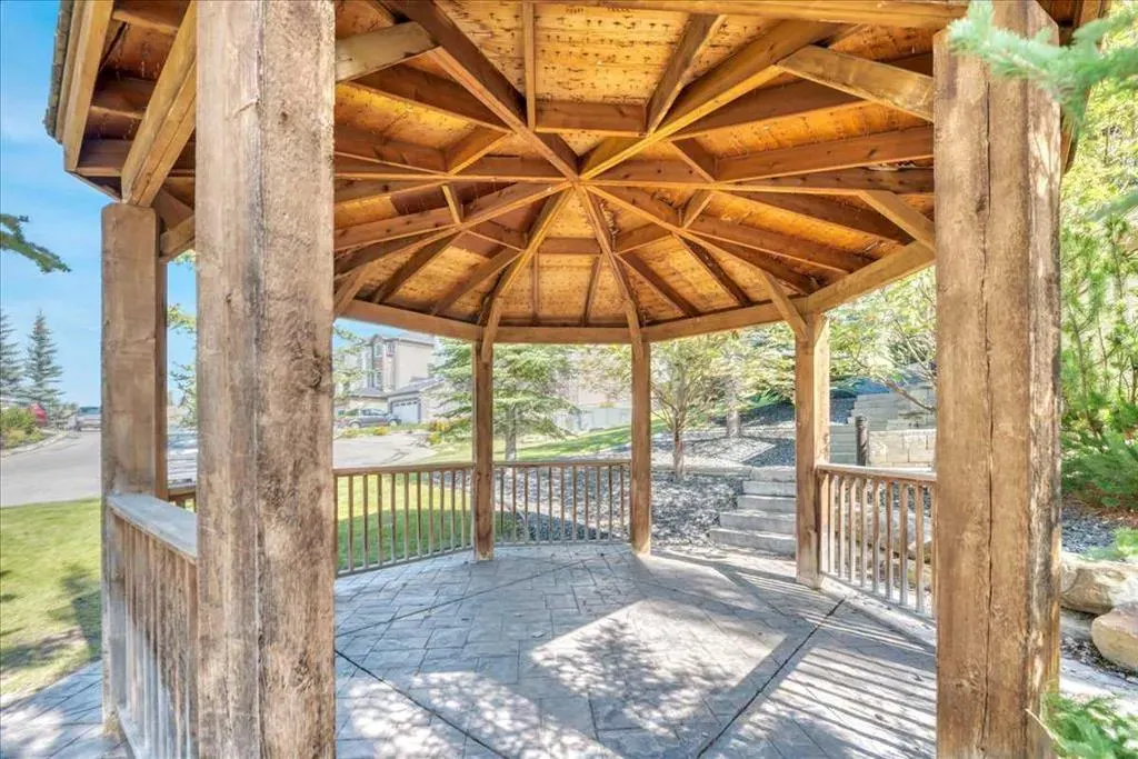 108 Rockyledge View NW, #8