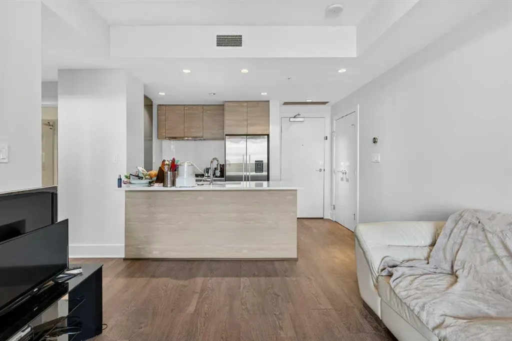 38 9 Street NE, #502