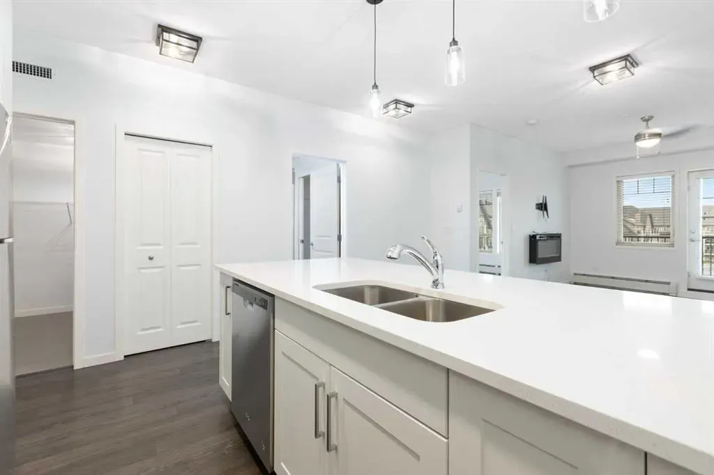 10 Mahogany Mews SE, #301