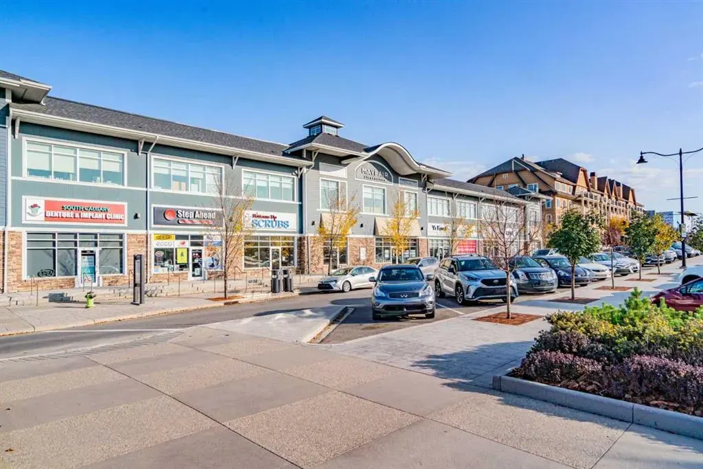 10 Mahogany Mews SE, #301